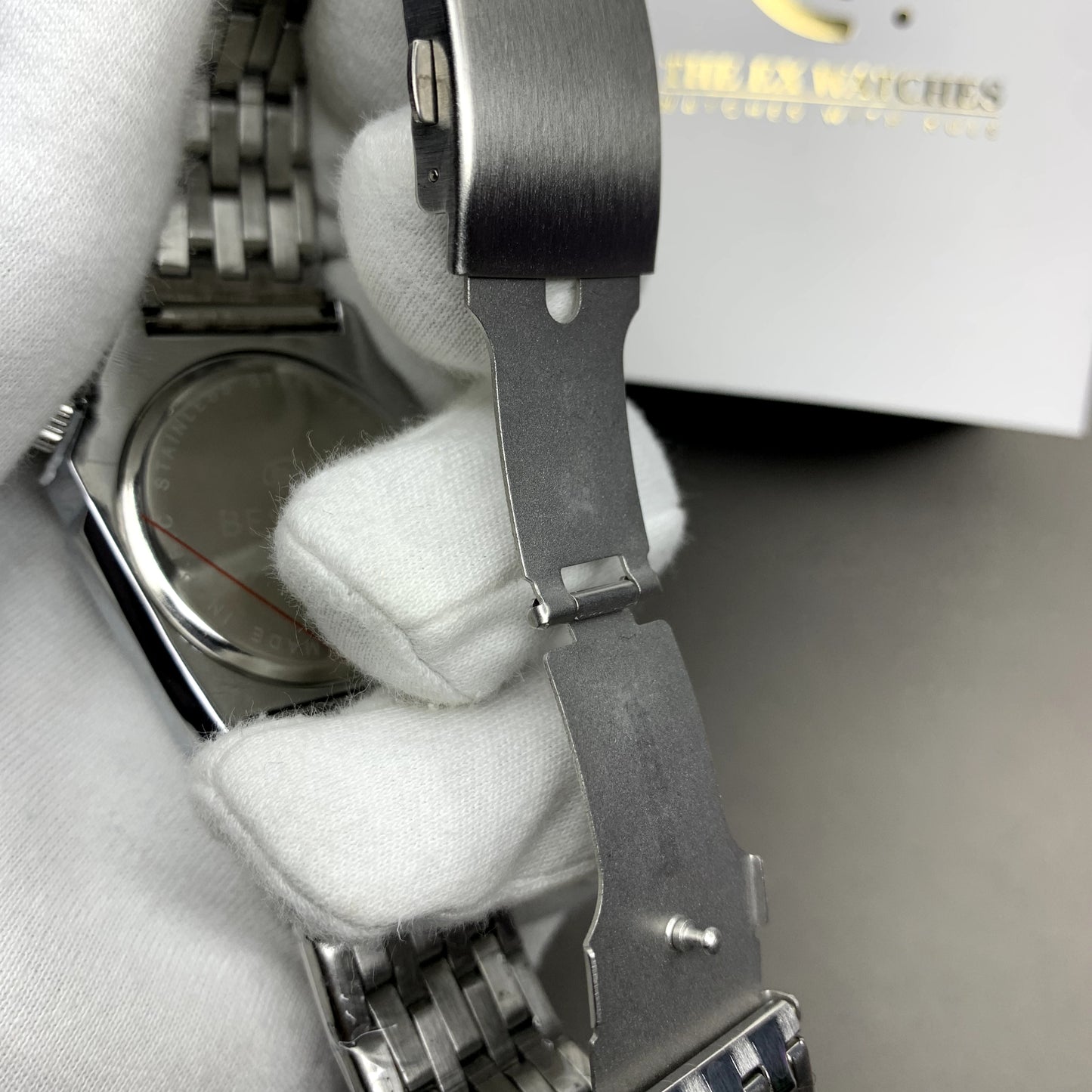 "Bestwin Hoursly Watch: Timeless Precision"